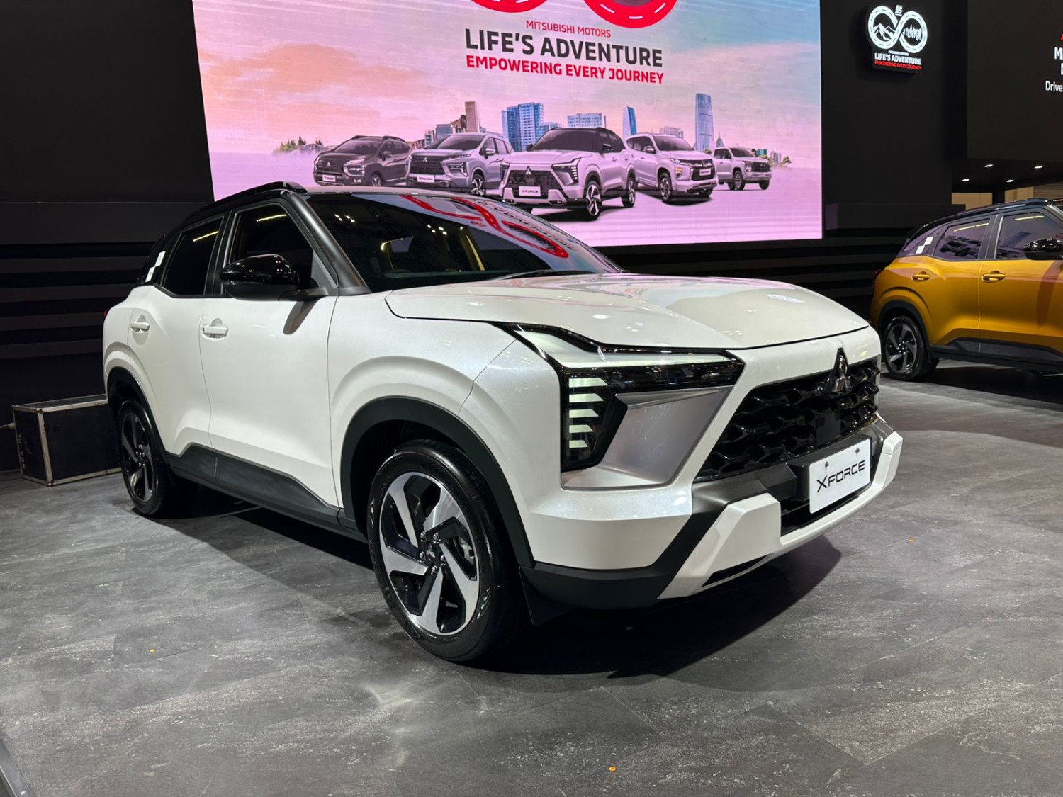 mitsubishi, promo mitsubishi, Mitsubishi XForce, Xforce, IIMS 2026, Jelang IIMS 2026, Mitsubishi XForce Digenjot Promo DP Ringan dan Cicilan 0 Persen