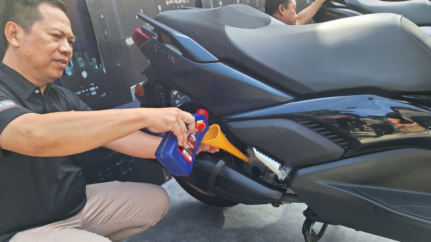 oli mesin, motor bekas, oli mesin mobil, tambah oli, tambah oli mesin, tambah oli mesin yang berkurang, Ternyata Top-Up Oli Mesin Motor yang Berkurang Boleh, Ini Syaratnya