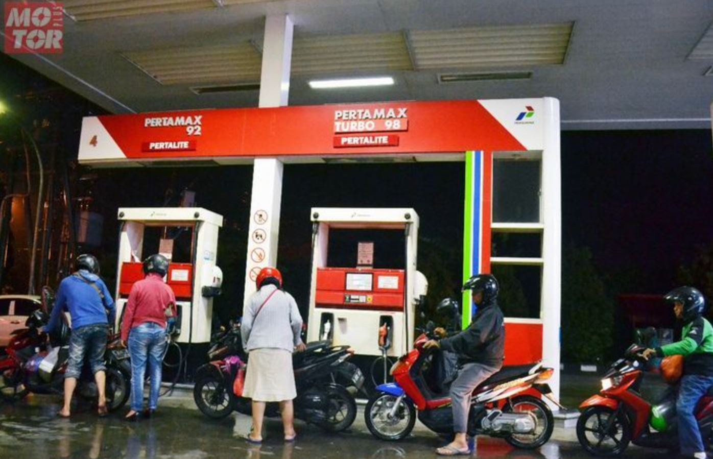 pertamina, isi bbm, isi bbm saat hujan, Ngomongin Mitos, Benarkah Isi BBM Saat Hujan Bisa Dapat Lebih Banyak?
