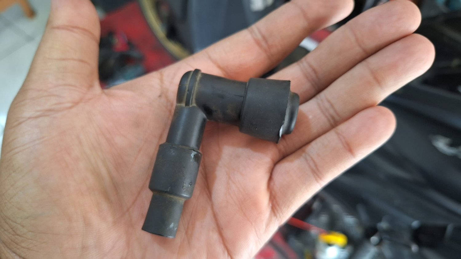 motor bekas, busi motor, penyebab motor brebet, penyebab mesin motor brebet, mesin motor brebet, Ini Penyebab Mesin Motor Masih Brebet Walau Sudah Ganti Busi Baru