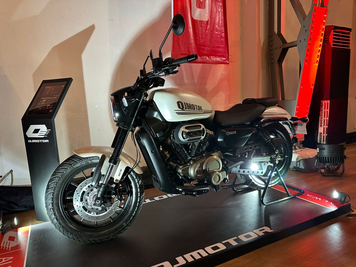 penjualan motor, QJMotor, srv 250, Penjualan QJMotor, Kurang dari Setahun di Indonesia, Penjualan QJMotor Sudah Segini