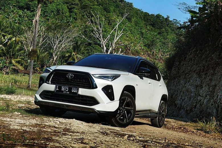 Yaris Cross Hybrid, Toyota Yaris Cross hybrid, Honda HR-V Hybrid, HR-V Hybrid, Adu Kencang Compact SUV Hybrid Toyota Yaris Cross Vs Honda HR-V