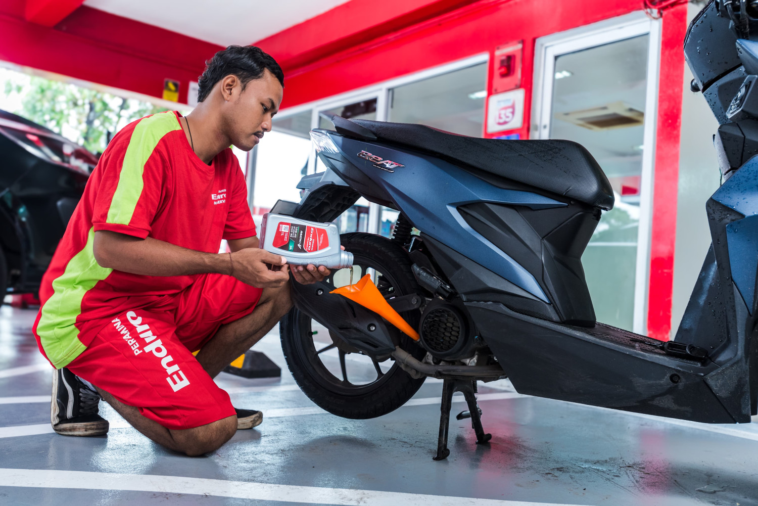 motor yamaha, motor honda, oli mesin, oli pertamina, pertamina lubricant, Ini Efeknya Pakai Oli Mesin Untuk Motor Yamaha di Motor Honda