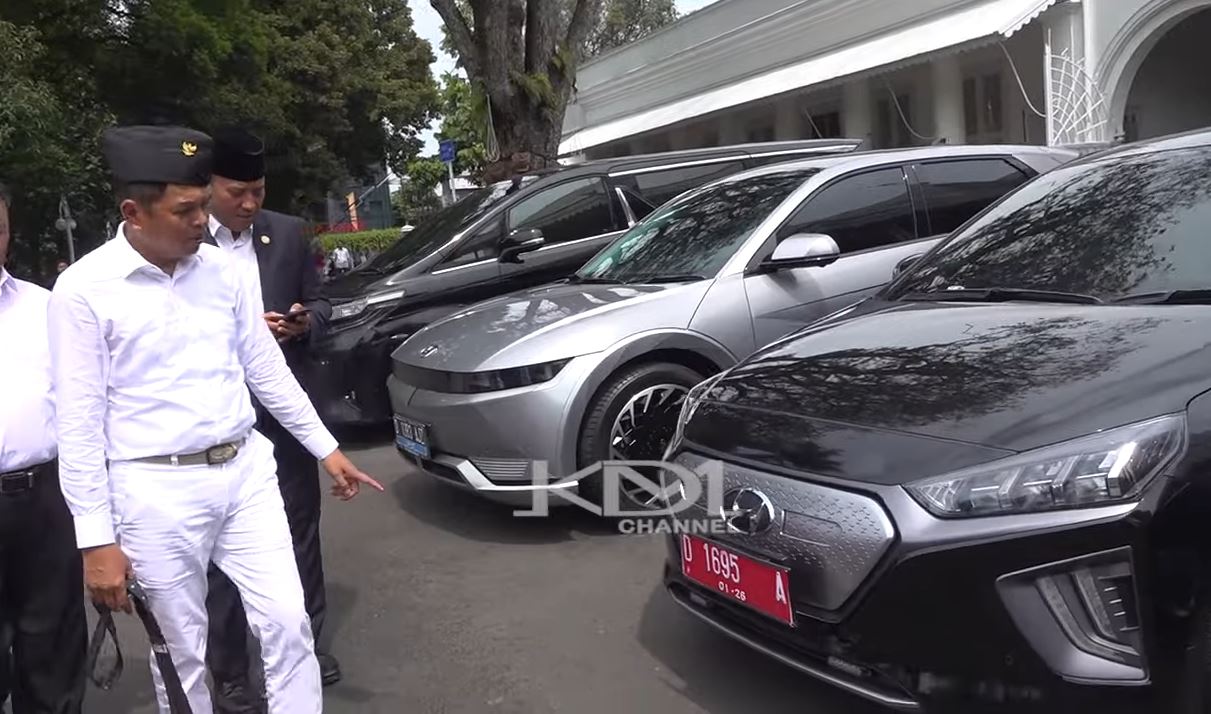 dedi mulyadi, pajak mobil listrik, Pajak Kendaraan Jawa Barat, Pajak EV Jabar, Tarif Pajak Mobil Listrik, Tak Ada Gratisan, Dedi Mulyadi Siap Bebani Pajak Mobil Listrik di Jawa Barat