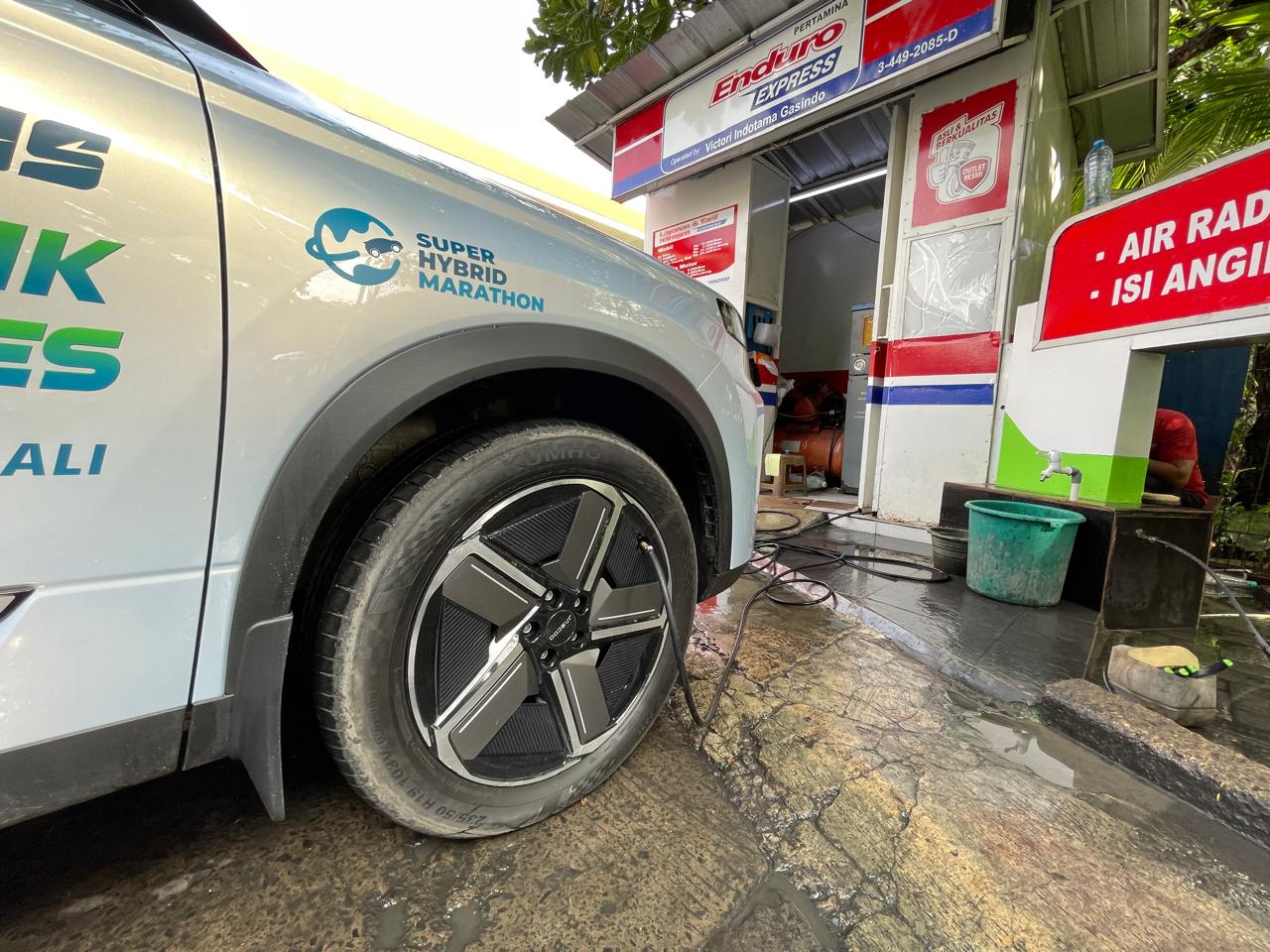 boros, mobil listrik, tekanan angin, motor listrik, Tekanan Angin Ban Mobil Listrik Kurang Bisa Bikin Boros Baterai?