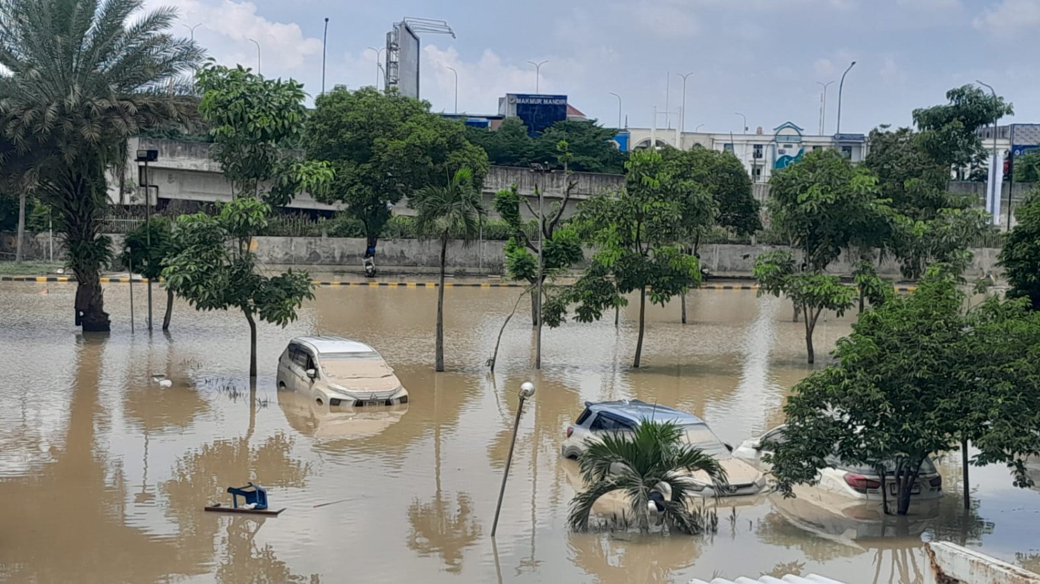mobil, banjir, Servis, biaya, terendam, Segini Biaya Servis Mesin Mobil Terendam Banjir di Bengkel Umum