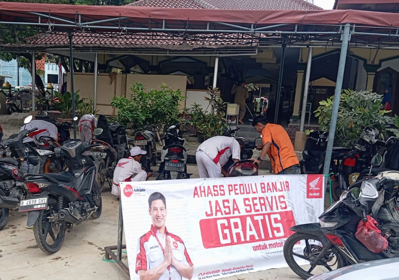 honda, longsor, astra honda motor, banjir Sumatera, Gercep, AHM Salurkan Bantuan dan Servis Gratis di Wilayah Terdampak Banjir Bandang