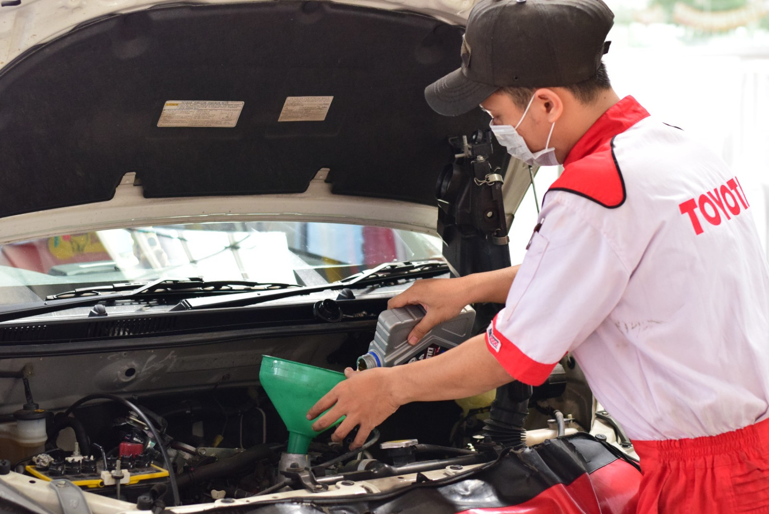 mobil, mesin, kebocoran, piston, Oli Mesin Cepat Berkurang, Ini Penyebab yang Sering Terjadi!