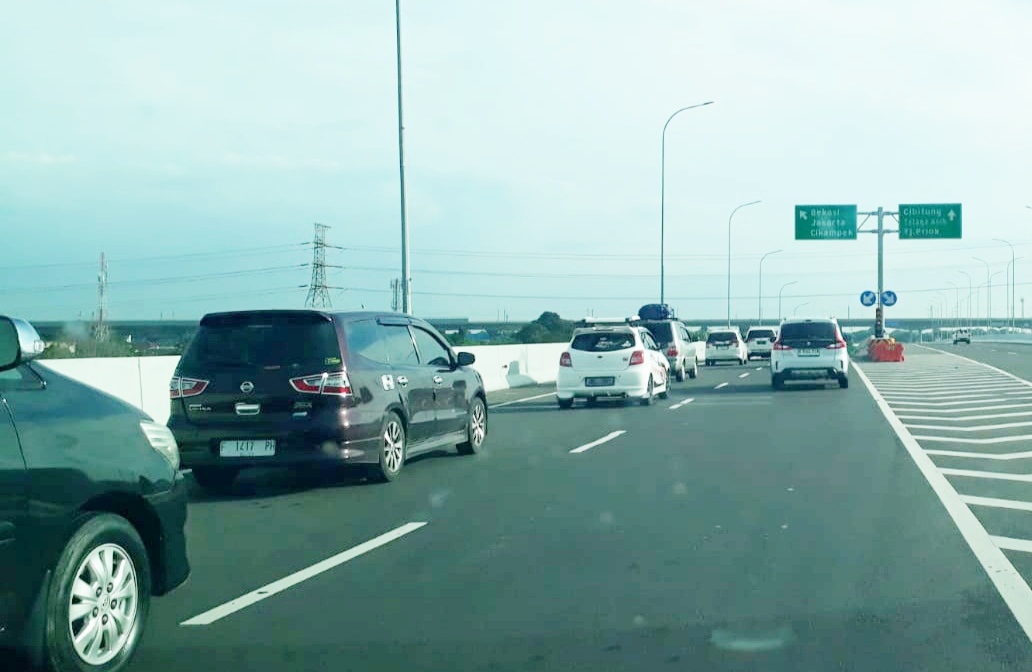 libur panjang, long weekend, safety riding, astra motor jawa tengah, tips safety riding, mobil pelat luar kota, Kenapa Mobil Pelat Luar Kota Sering Ngawur di Jalan? Ini Penjelasan Ahli Safety dan Tips Menghadapinya