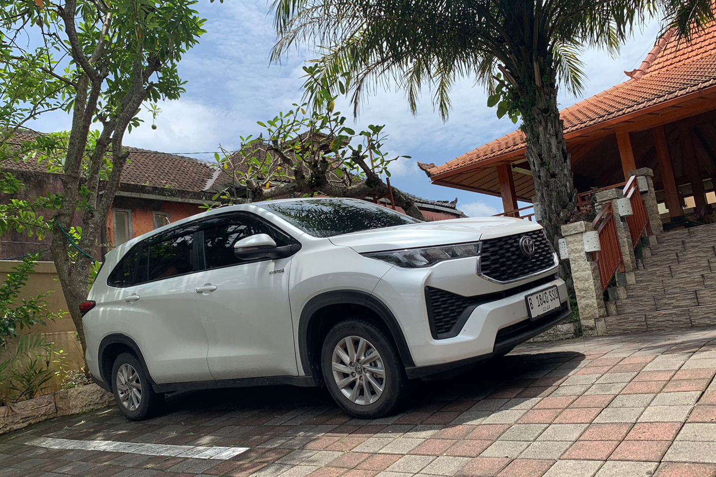 mobil bekas innova zenix, harga mobil bekas innova zenix, innova zenix bekas, mobil bekas innova zenix hybrid, Pilihan Untuk Keluarga, Toyota Innova Zenix Hybrid 2022 Dilego Segini