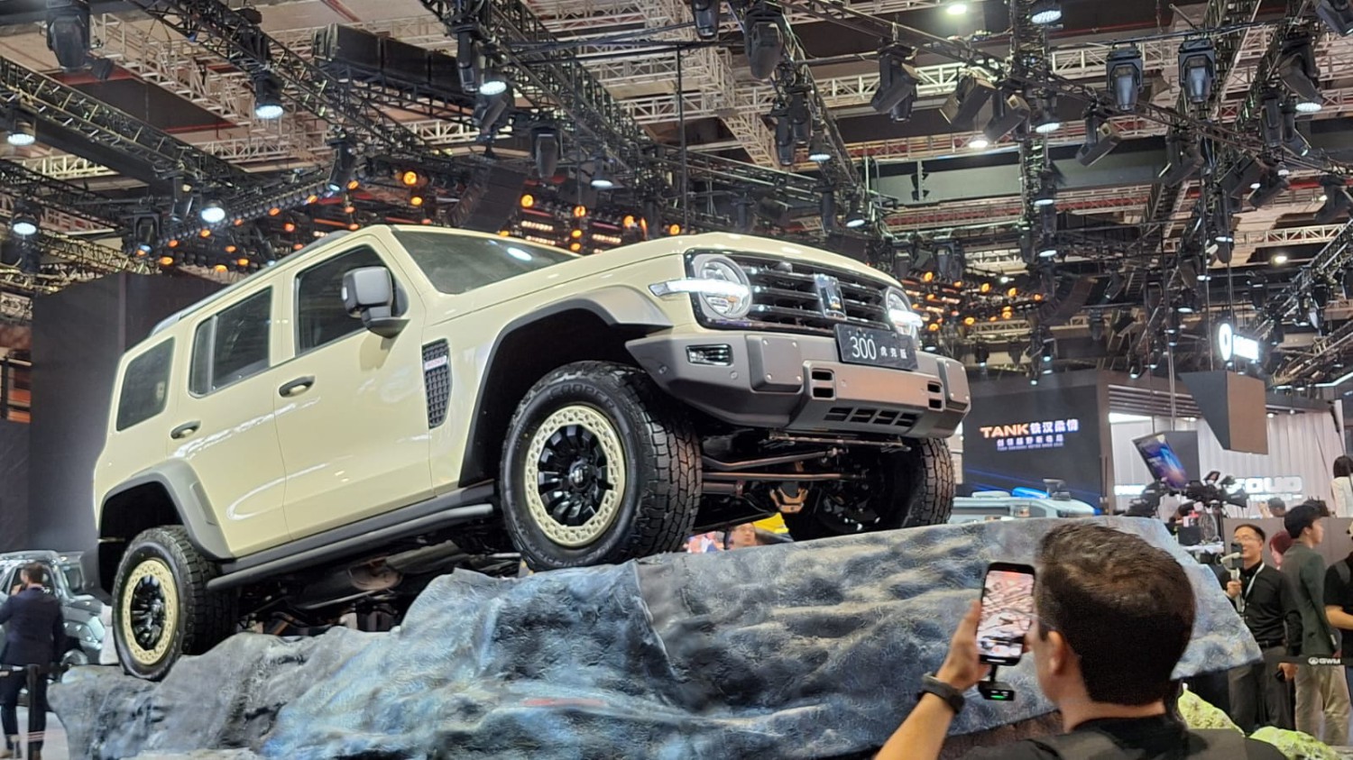 GWM Ora 03, GWM Tank 300 Diesel, Penjualan GWM Indonesia, Retail Sales GWM, Whole Sales GWM, Tutup Buku Penjualan GWM Indonesia 2025, Whole Sales dan Retail Sales Bikin Takjub