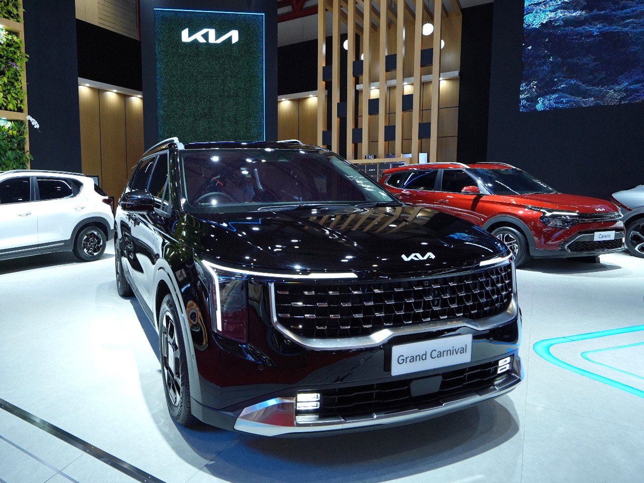 kia seltos, kia sonet, mobil listrik kia, kia ev6, Kia EV9, Strategi Baru KIA di Pasar Indonesia, Persiapan Menuju Masa Depan
