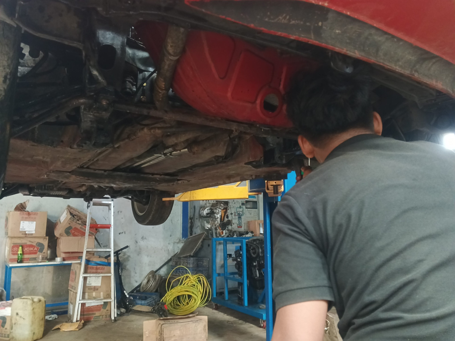mesin mobil, mobil bekas, oli mesin, oli mesin mobil, oli mesin rembes, dampak oli mesin rember dibiarkan, Ini Dampak Oli Mesin Mobil Bekas Rembes Didiamkan Pasca Mudik