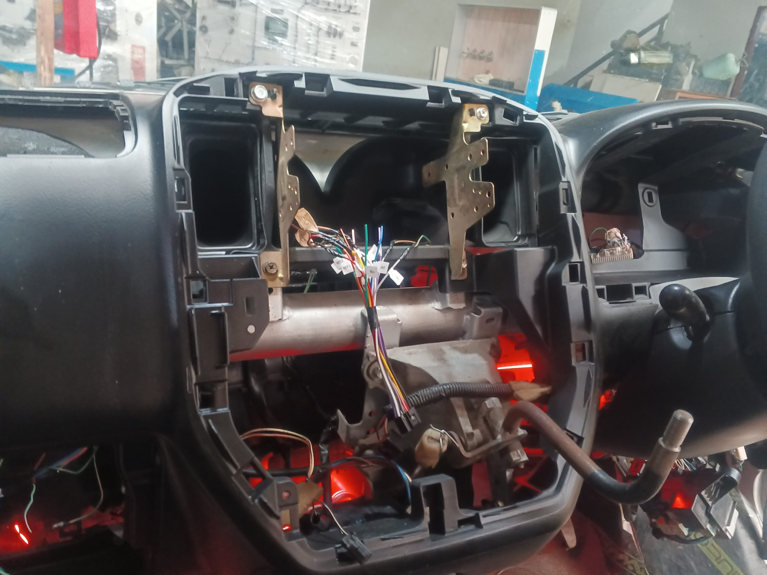 tips, mobil, lampu, mesin, redup, kelistrikan, Sistem Kelistrikan yang Bermasalah Bisa Ganggu Kinerja Mobil?