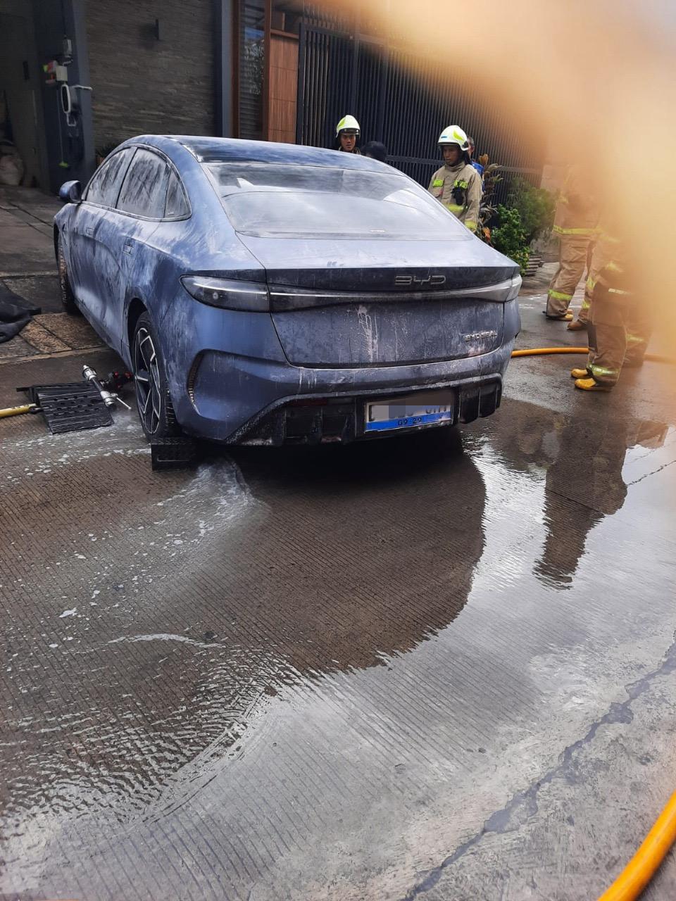 pemadam kebarakan, kebakaran mobil listrik, apar mobil listrik, Mobil Listrik Terbakar, Baterai Mobil Listrik Terbakar, Damkar Dituntut Upgrade Skill, Wajib Siapkan SOP Khusus Tangani Kebakaran Mobil Listrik