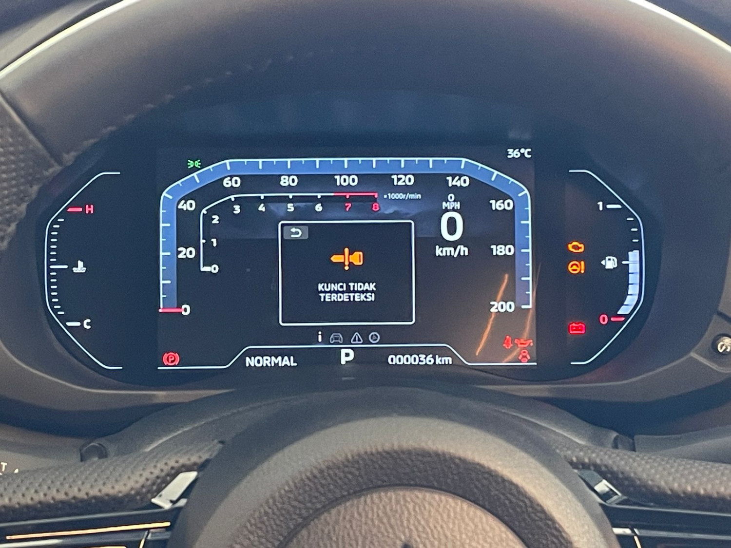 mobil, bensin, komponen, indikator, terabas, Kerap Dianggap Normal, Ini Kesalahan Harian Pengendara Mobil