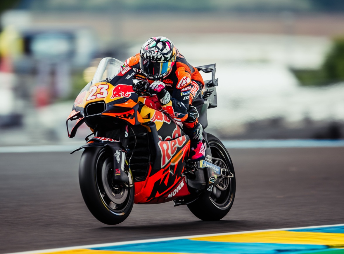 motogp thailand, ktm tech3, Enea Bastianini, Enea Bastianini Bongkar Penyakit Motor KTM di MotoGP, Terasa Begini di Lintasan Lurus