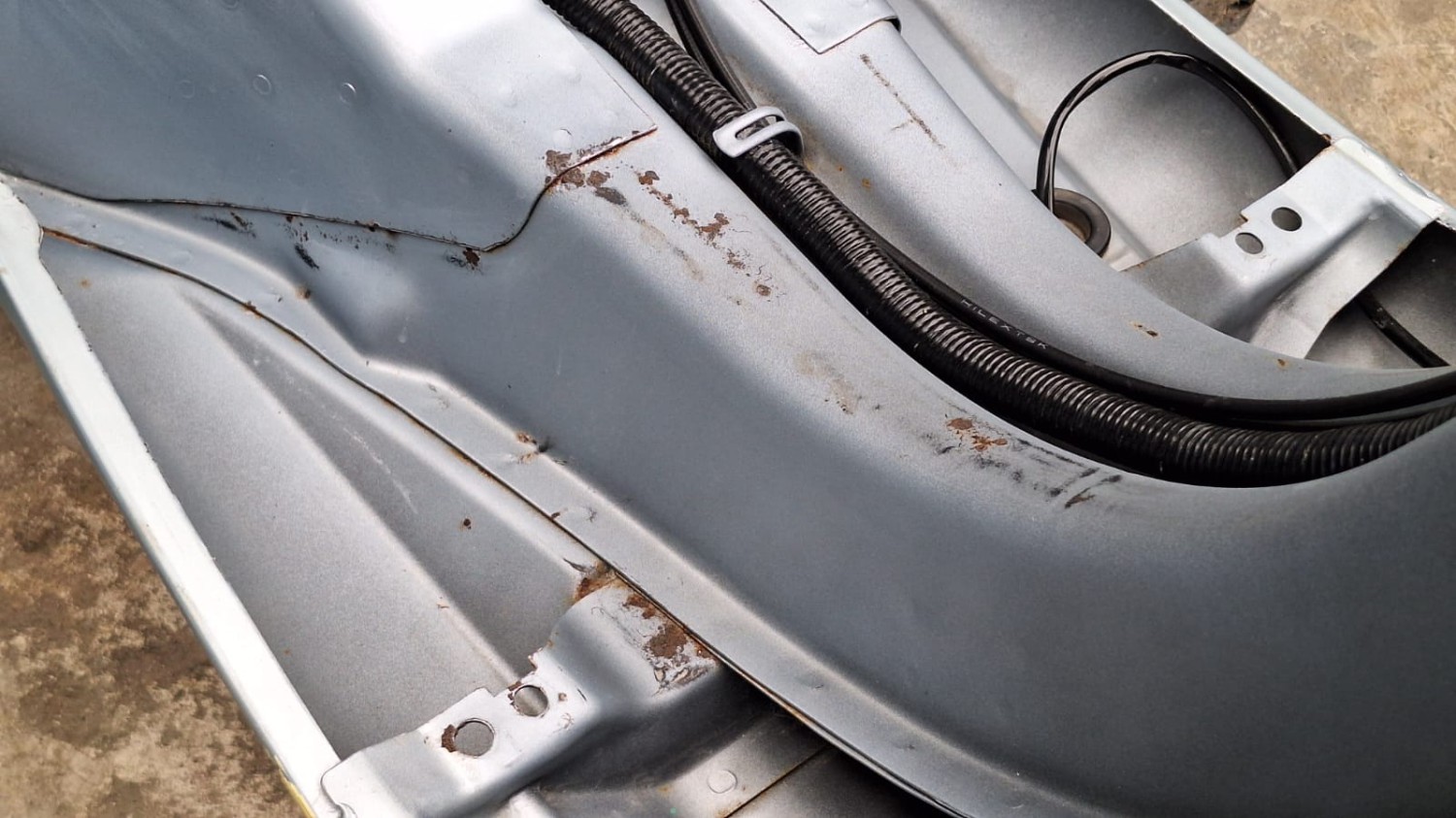 karat, Vespa matik, repaint, rangka berkarat, Nggak Enak Dilihat, Ini Cara Atasi Karat yang Menyerang Rangka Vespa Matik