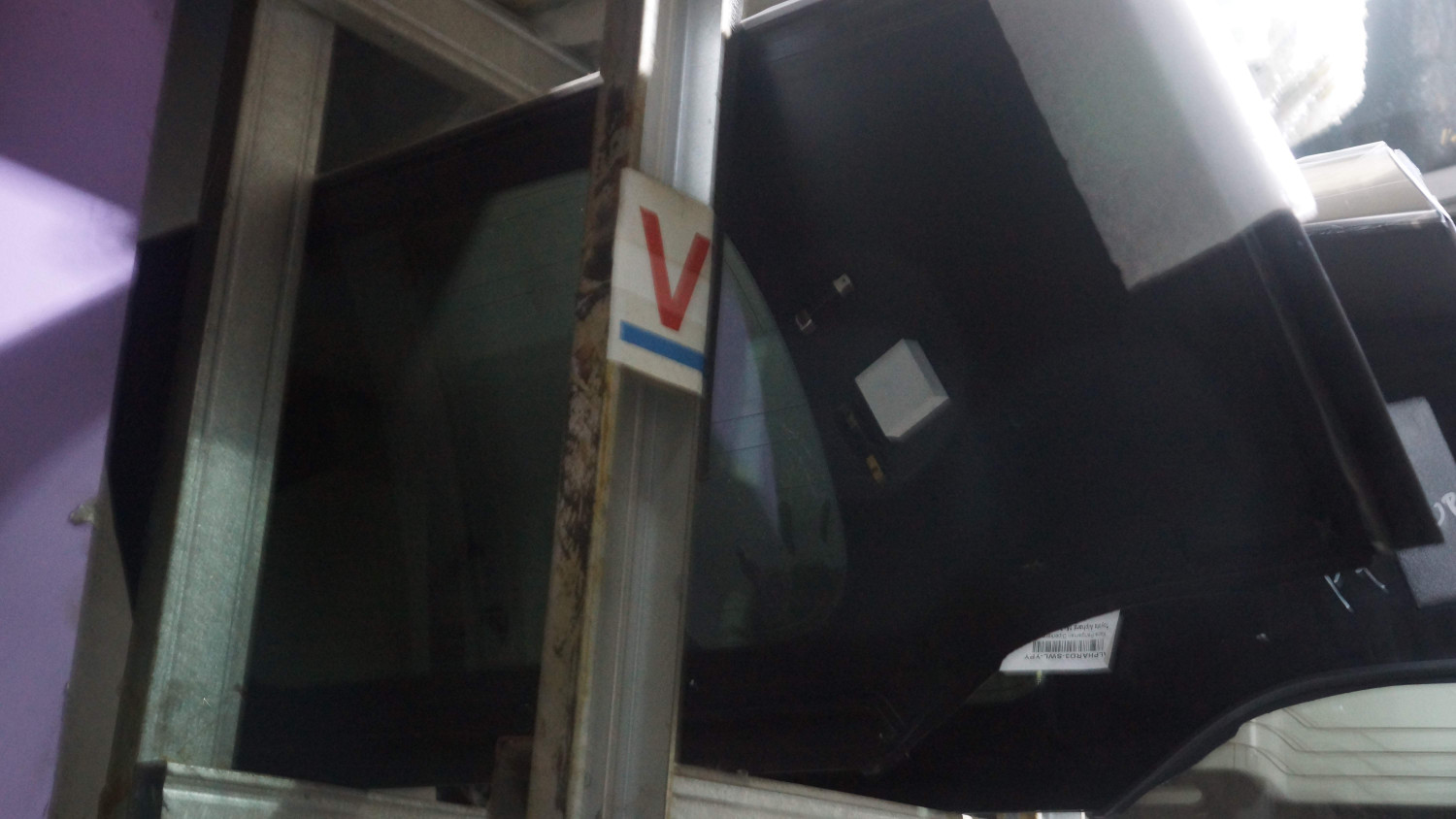 tips, mobil, kaca, retakan, pecah, Retakan Kecil Pada Kaca Mobil Bisa Membesar, Jangan Sepelekan!