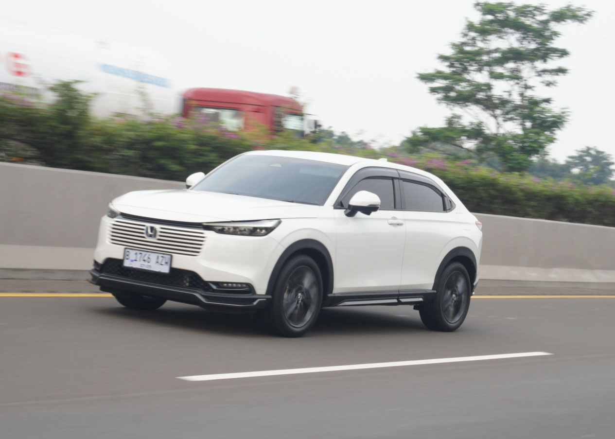 mobil baru, honda hr-v, small suv, Honda HR-V e:HEV, GridOto Award 2025, Hybrid Seru Bawa Honda HR-V e:HEV Juara Small SUV GridOto Award 2025