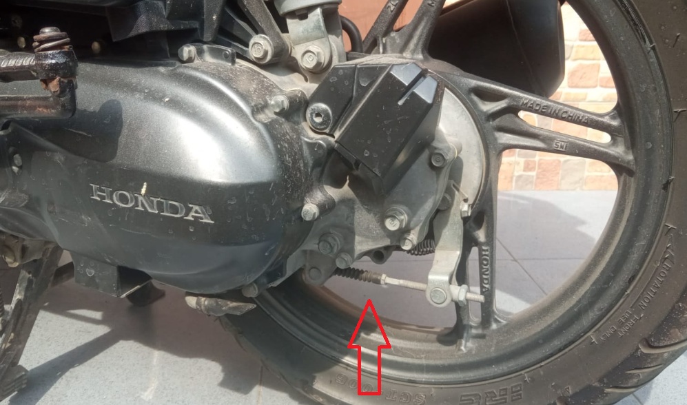 motor matic, parking brake lock, brake lock, parking brake lock motor, parking brake lock motor matic, Begini Cara Mudah Merawat Fitur Brake Lock di Motor Matic, Simak Triknya