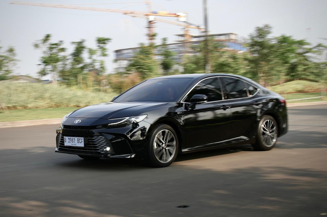 mudik lebaran, toyota camry, Camry hybrid, toyota camry hybrid, Lebaran Tersohor Tetap Irit, Segini Konsumsi BBM Toyota Camry Hybrid