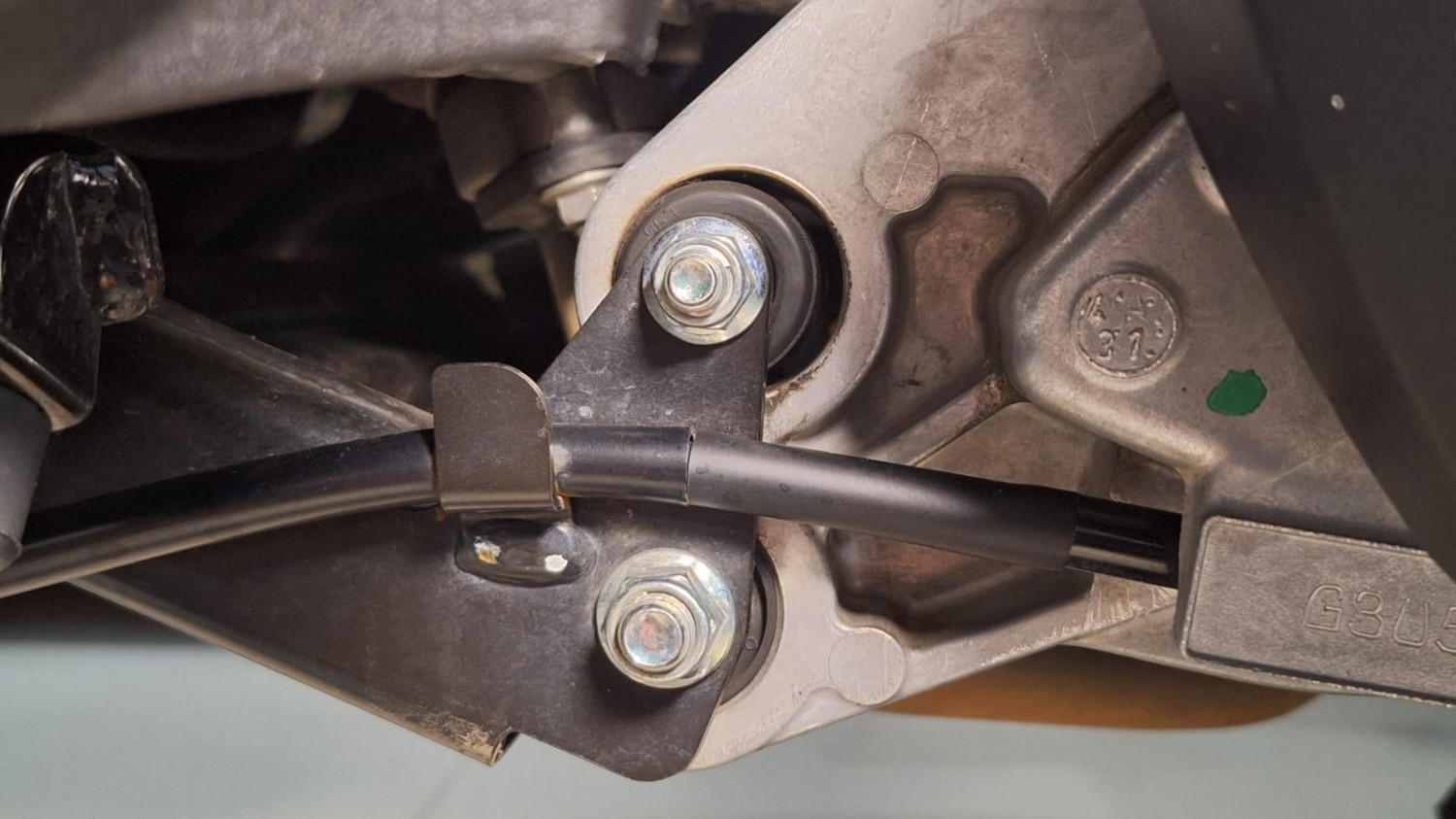 motor matic, engine mounting, engine mounting motor matic, ciri engine mounting rusak, ciri engine mounting motor matic rusak, Persiapan Turing Lebaran, Ini Gejala Engine Mounting Motor Matic Minta Ganti