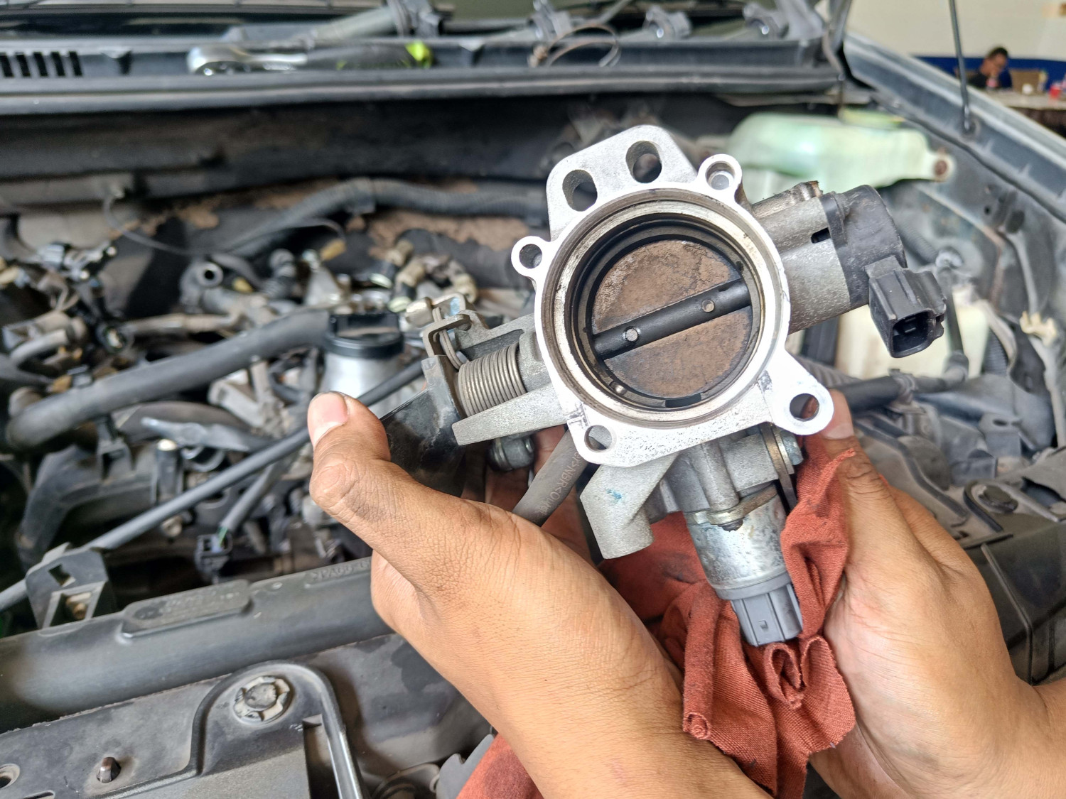 mudik lebaran, mobil bekas, Cara Bersihkan Throttle Body, throttle bodi mobil, throttle bodi mobil diesel, Cara Bersihkan Throttle Body mobil, Persiapan Mudik, Begini Cara Yang Benar Membersihkan Throttle Body Mobil Bekas