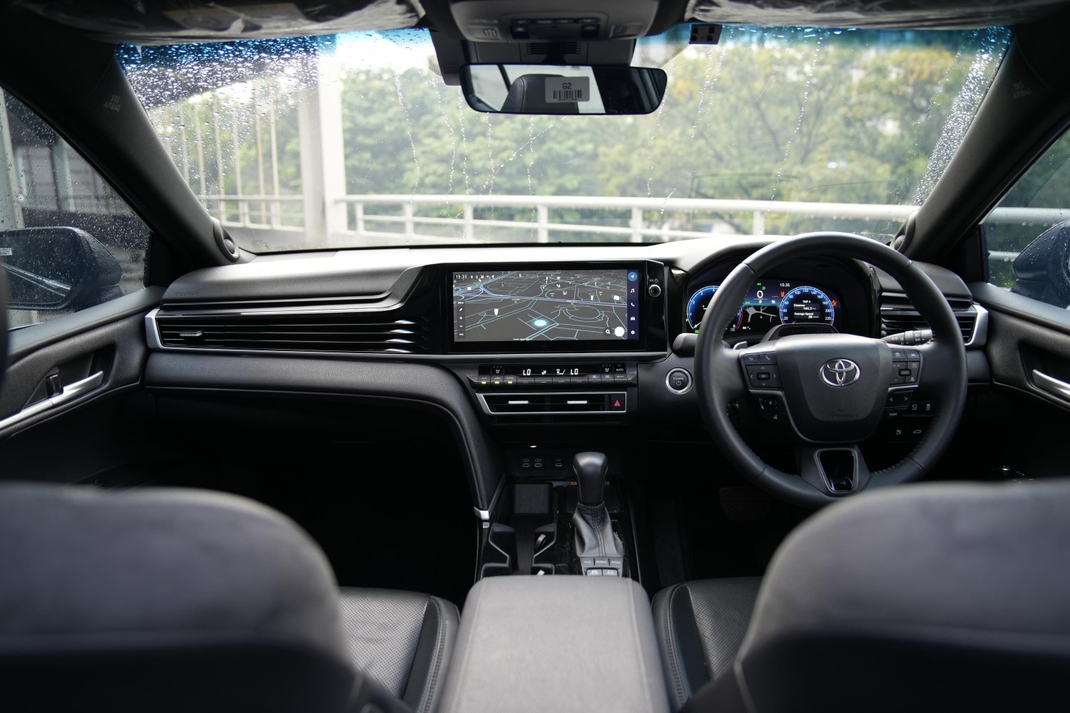 toyota camry, GridOto Award, Toyota Camry HEV, GridOto Award 2025, Revolusioner, Toyota Camry HEV Sabet The Best Large Sedan GridOto Award 2025