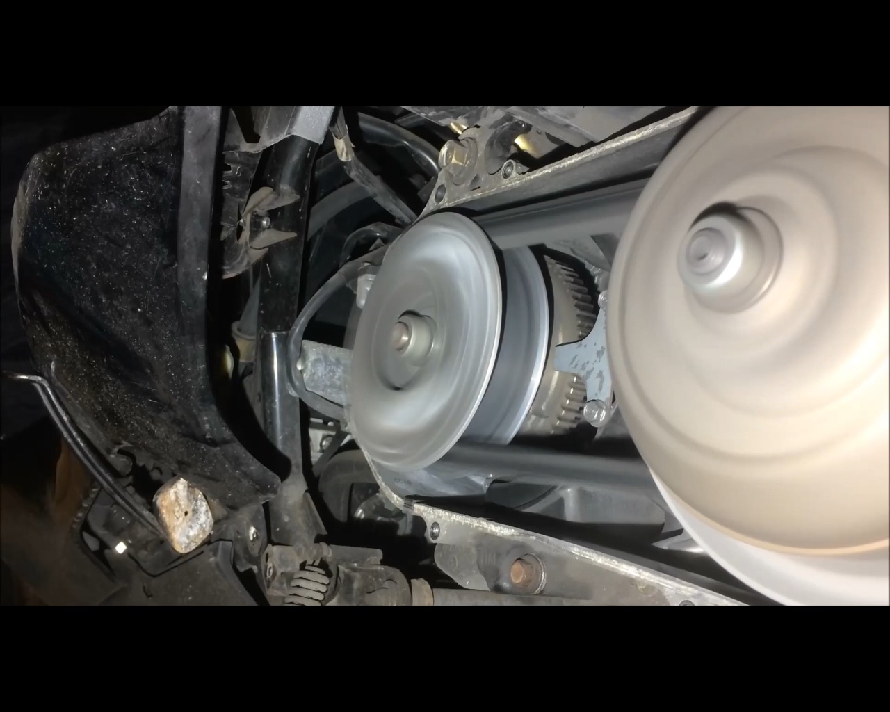 v-belt, pulley, cvt motor matic, Graha Matic Cilangkap, Awas Kondisi Pulley Seperti Ini Bikin V-belt CVT Motor Matic Cepat Putus