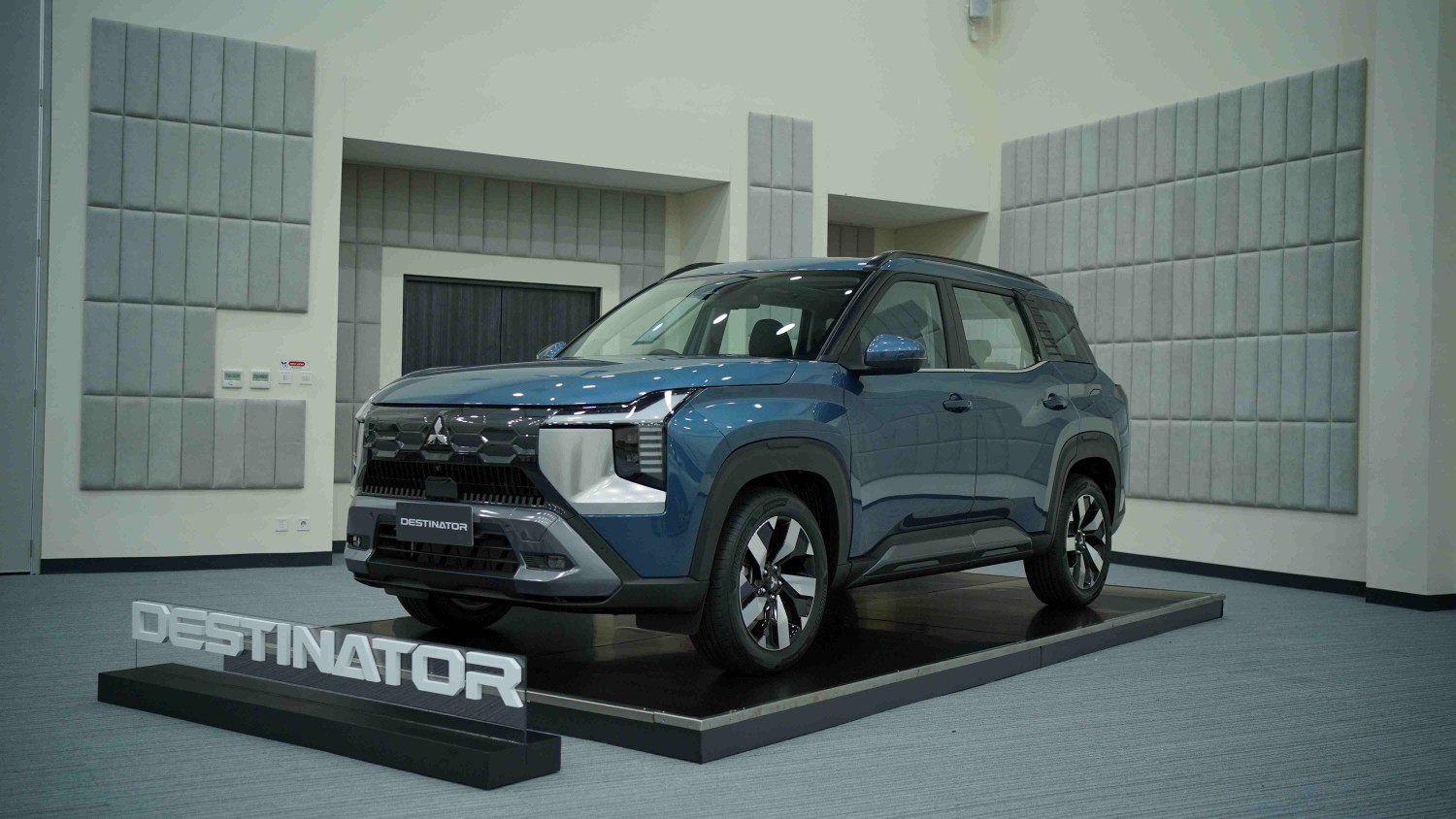 mitsubishi, harga bbm, pertamax naik, Mitsubishi Destinator, Destinator, Konsumsi BBM Destinator, Pertamax Tembus Rp 16 Ribuan, Mitsubishi Destinator Habiskan Biaya Segini per Km