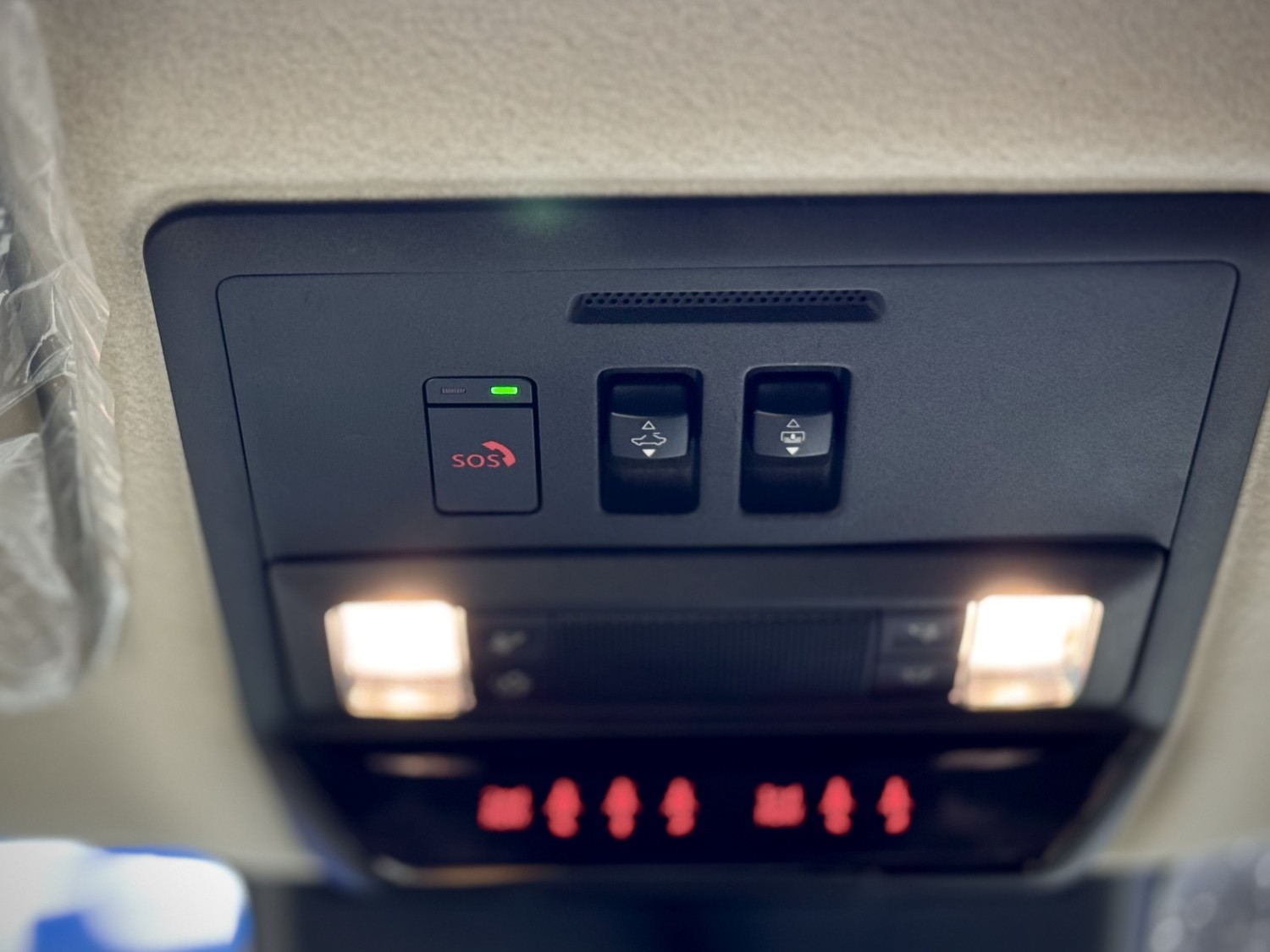 Tombol SOS, Mitsubishi Destinator, Destinator, Mitsubishi Connect, Mitsubishi Destinator Punya Dua Tombol Daruat, Apa Fungsinya?