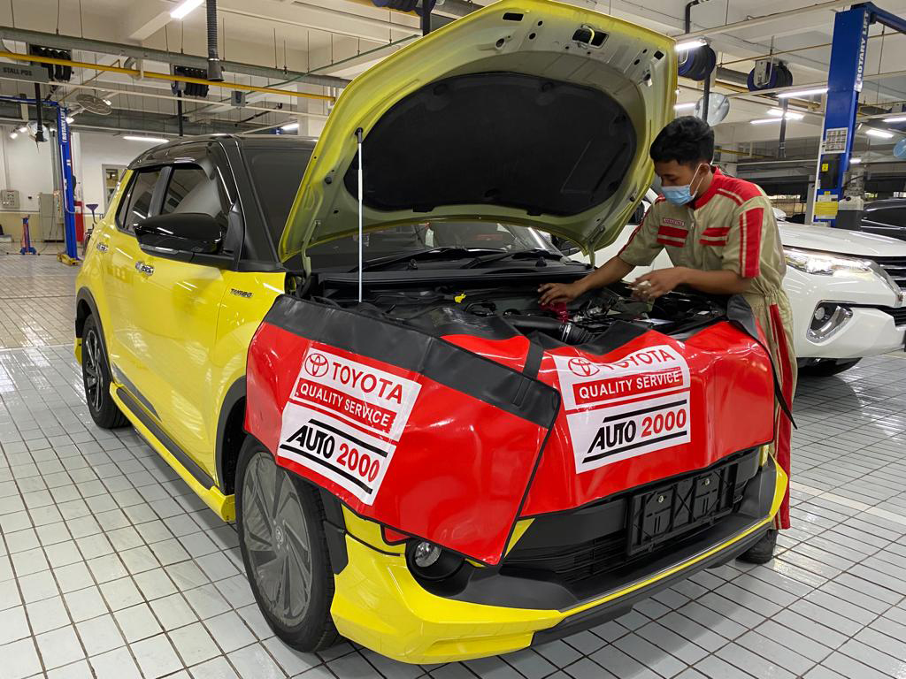 bengkel resmi, biaya servis, Toyota Kijang Innova Zenix Hybrid, 2026, Biaya Servis Toyota Kijang Innova Zenix Hybrid di Bengkel Resmi