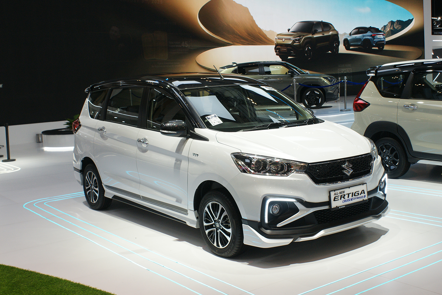 beda, hybrid, suzuki ertiga, toyota veloz, Mesti Paham, Ini Beda Hybrid di Toyota Veloz dengan Suzuki Ertiga