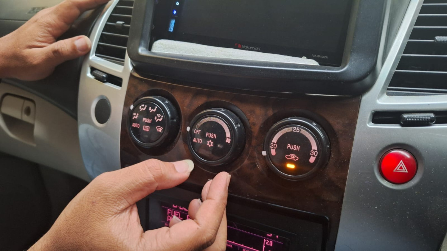 ac mobil, Adi Jaya, Herwheels, Ladies, Ini Bahaya Langsung Menghidupkan AC Mobil Setelah Parkir di Tempat Panas