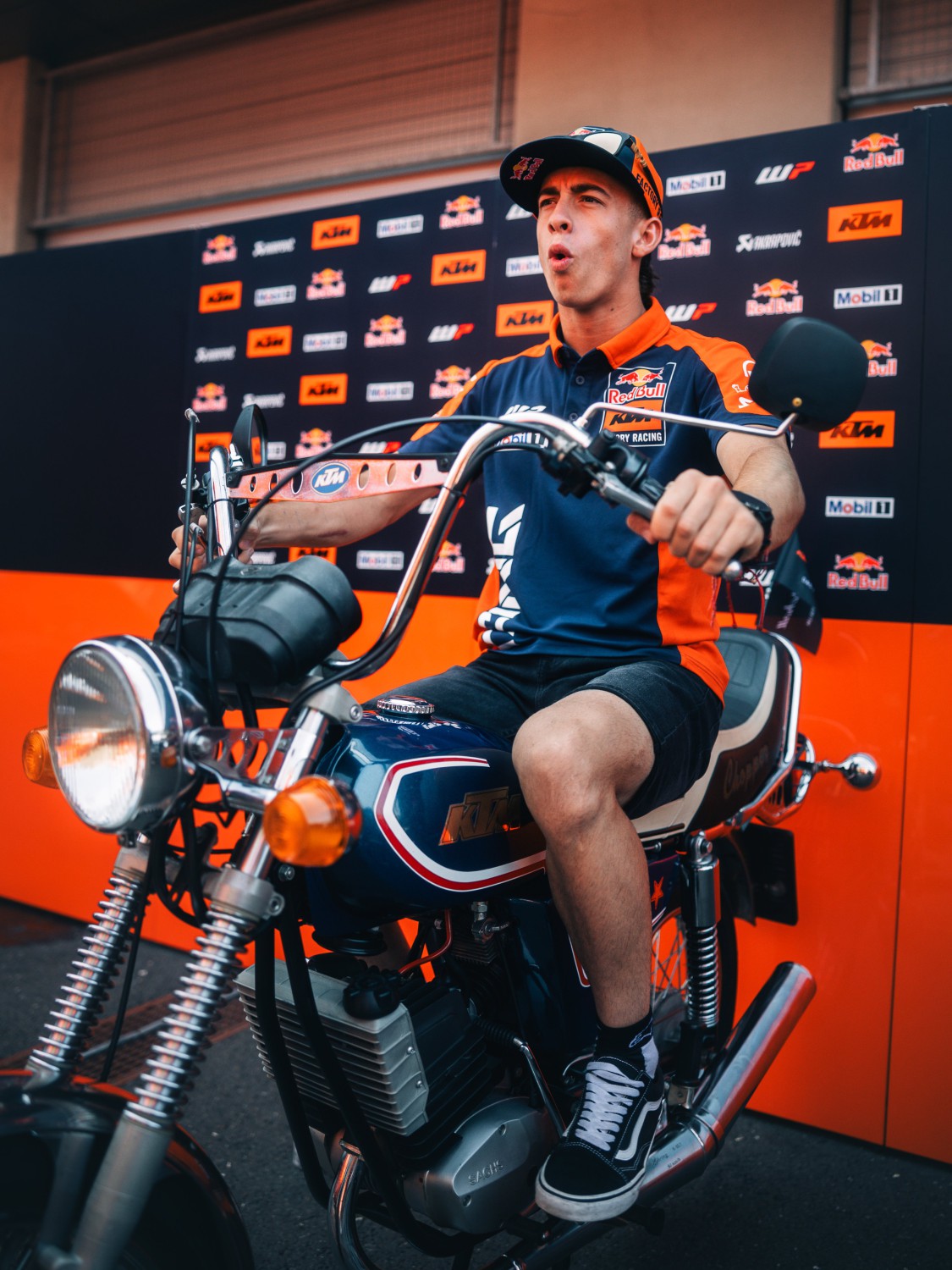 MotoGP, Marc Marquez, Valentino Rossi, uccio salucci, motogp 2026, Pedro Acosta, Panas! Tangan Kanan Valentino Rossi Sebut Pembalap Ini Berpotensi Bikin Marc Marquez Ketar-ketir