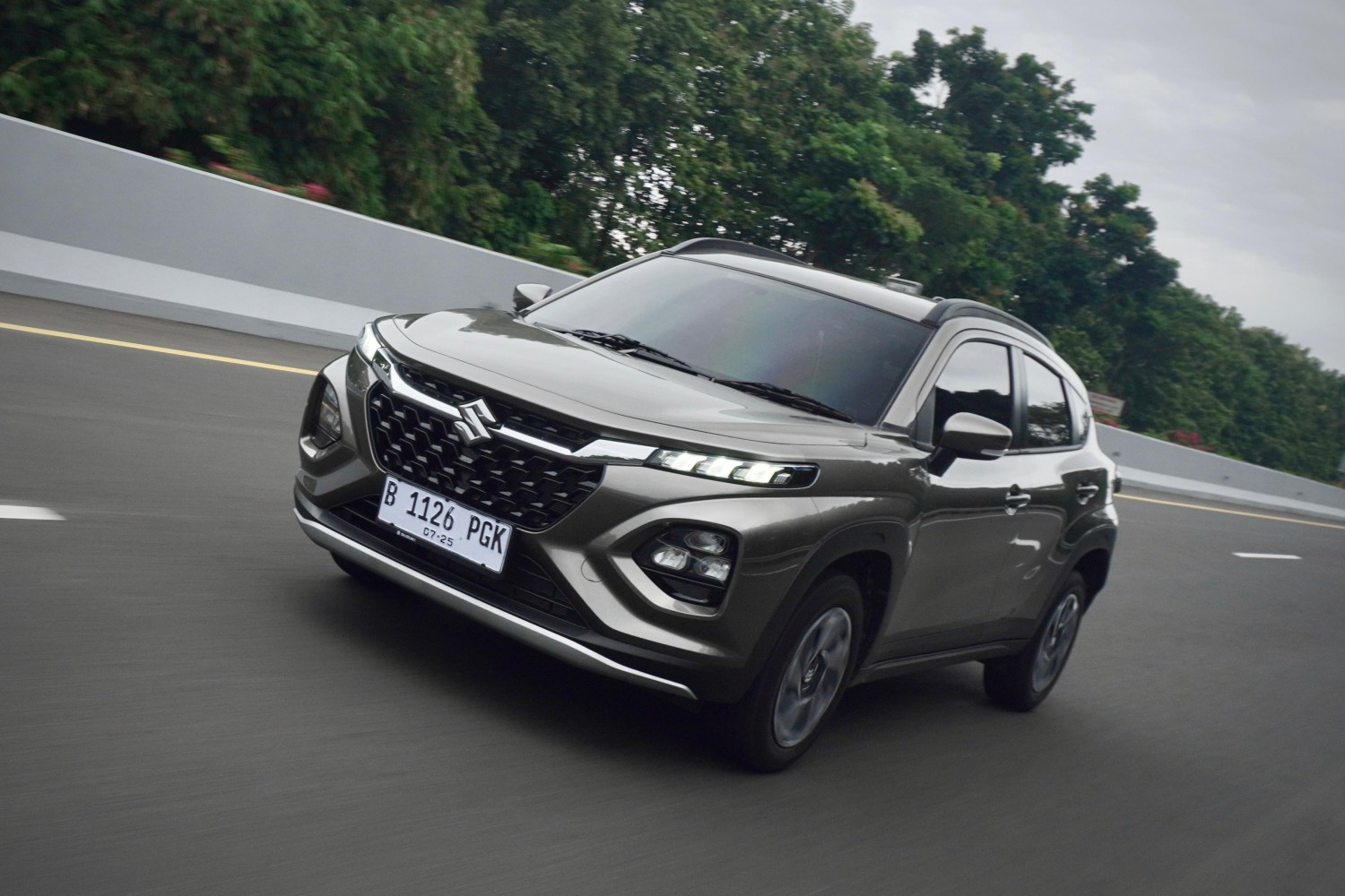 suzuki, Suzuki Fronx, Fronx, GridOto Award 2025, The Most Favorite Car 2025, Irit dan Canggih, Suzuki Fronx Raih The Most Favorite Car GridOto Award 2025