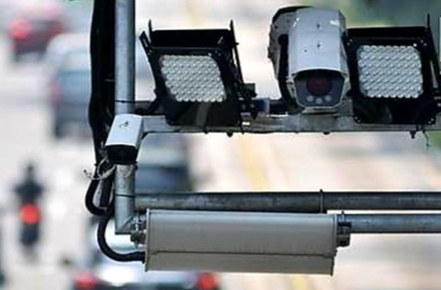 speed gun, tilang salah sasaran, overspeed, Tilang Keliru, Kamera Lalu Lintas, Ribuan Pengemudi Ditilang Secara Keliru Mulai 2021, Polisi Baru Sadar Kamera Lalu Lintas Eror Sejak Lama