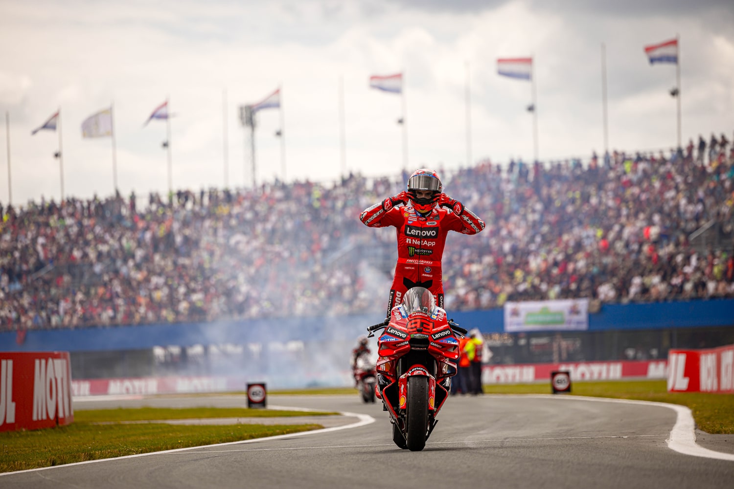 Marc Marquez, Ducati, MotoGP 2025, juara dunia motogp 2025, Mengejutkan, Marc Marquez Merasa Kosong Usai Raih Gelar Juara Dunia MotoGP 2025