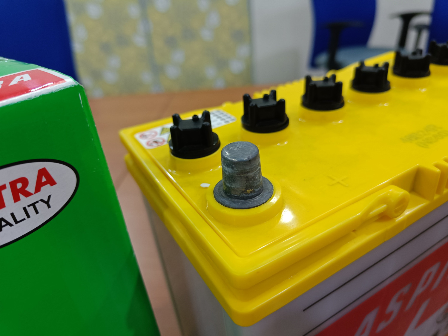 elektrolit, penguapan, air aki, aki basah, Enggak Boleh Isi Air Aki Terlalu Penuh, Ini Dia Kata Pabrikan Aki