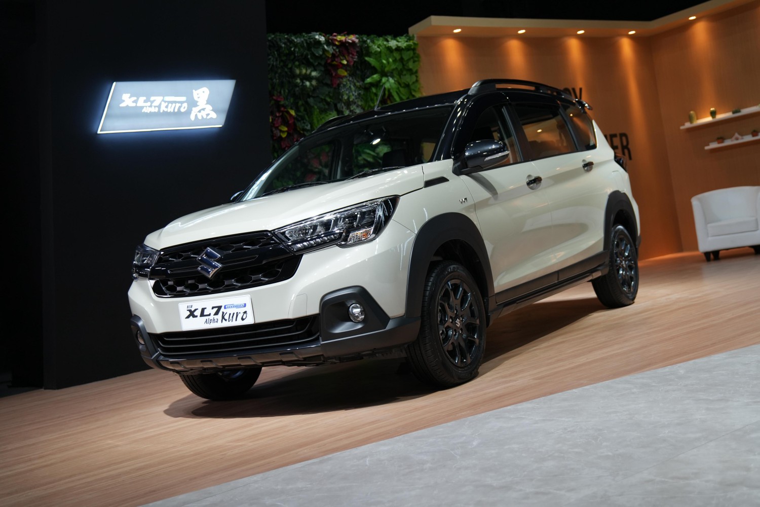 suzuki, Suzuki XL7, Suzuki XL7 Alpha Kuro, Resmi Dijual, Suzuki XL7 Alpha Kuro Tersedia Dalam Pilihan Warna Ini