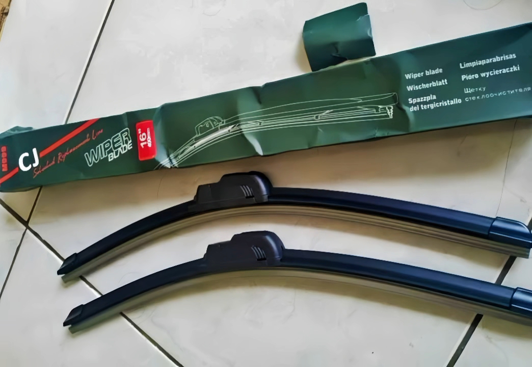 mobil, karet, wiper, getas, fan belt, Ini Komponen Mobil yang Bisa Aus karena Usia Meski Jarang Digunakan