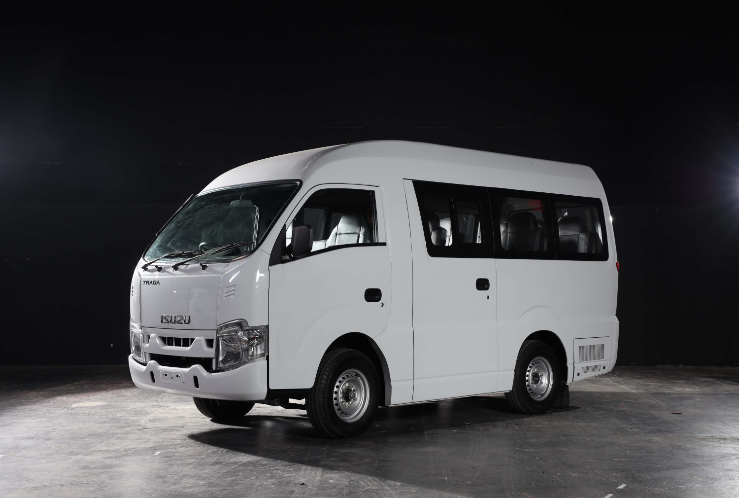 isuzu, Isuzu Traga, Traga, isuzu traga bus, Isuzu Rilis Traga Bus , Pasar Travel, Ambulans Hingga Pariwisata Jadi Target