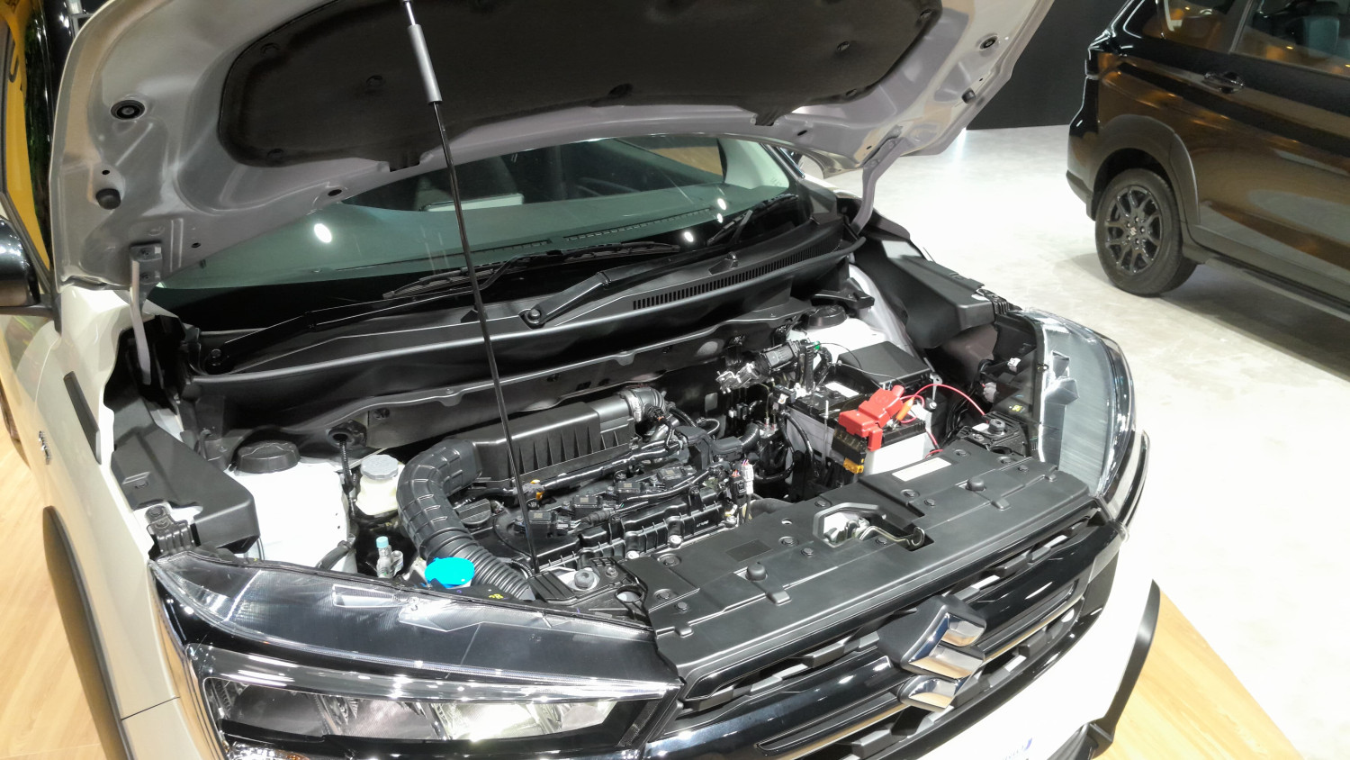konsumsi bbm, Suzuki XL7, Suzuki XL7 Alpha Kuro, Mobil Baru Suzuki XL7 Alpha Kuro Punya Konsumsi BBM Bisa Seirit Ini