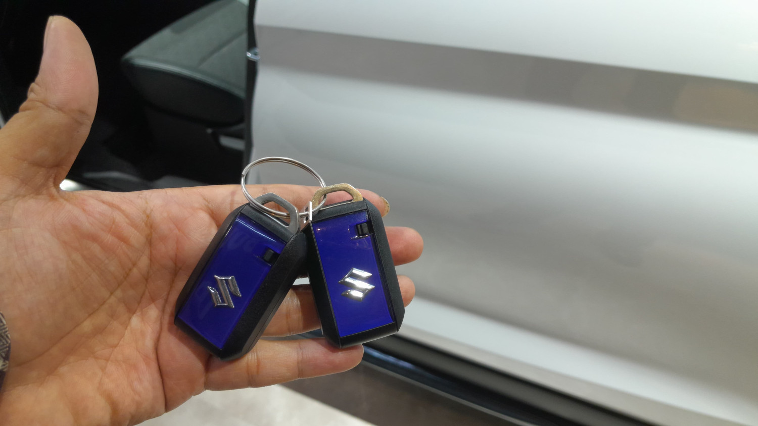 suzuki, pt sis, Harga Suzuki XL7, Suzuki New XL7 Hybrid Alpha Kuro, Daftar Harga Suzuki XL7 Alpha Kuro, Dapat Sembilan Penyempurnaan