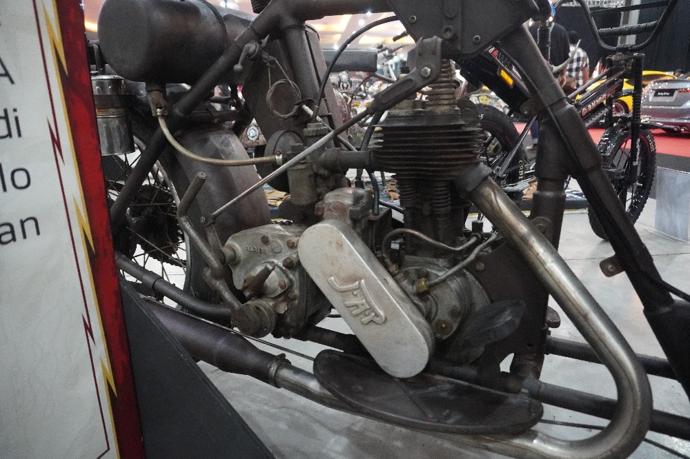 tempo dulu, motor klasik, Indonesian Custom Show (ICS), ics 2025, Motosacoche 350 cc, Gerobak Ciu Jadul Mejeng di ICS 2025, Bukti Motor Custom Hadir Untuk Perlawanan