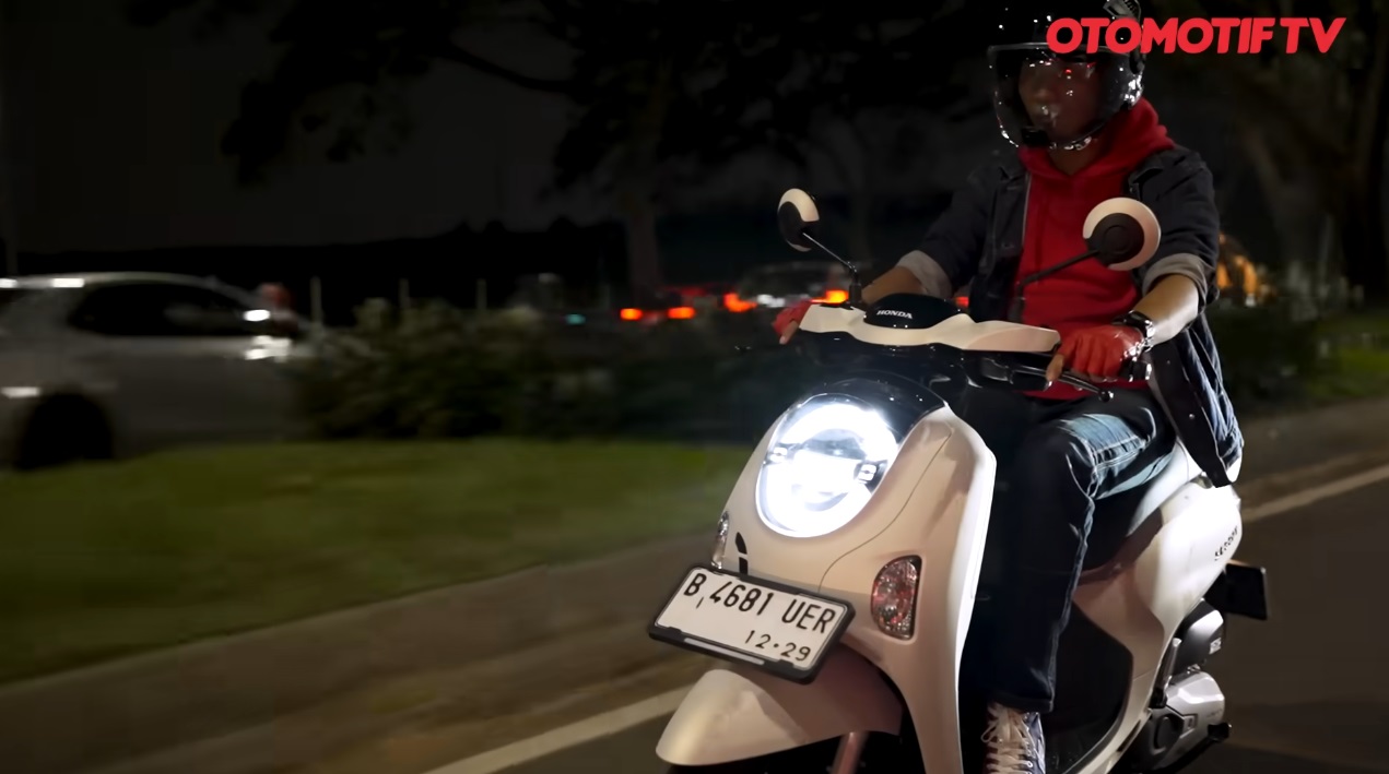 etika berkendara, astra motor jateng, lampu jauh, high beam, silau lampu mobil, lampu jauh motor, Sering Dicaci Pengendara dari Lawan Arah? Mungkin Kamu Salah Kaprah Pakai Lampu Jauh, Gini Etikanya
