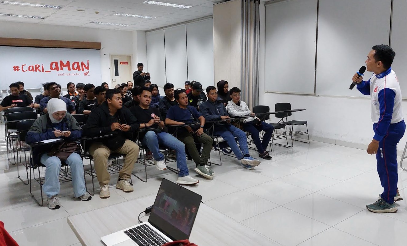 tips safety riding, astra motor yogyakarta, Komunitas Honda Vario, Night Ride, komunitas vario 125, Serunya Night Ride Komunitas Honda Vario 125, Astra Motor Yogyakarta Kasih Bekal Istimewa