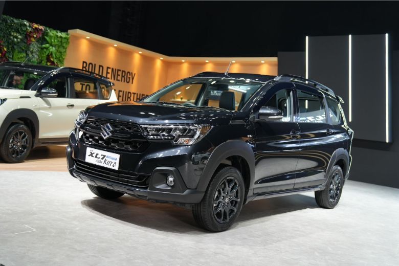 hybrid, Suzuki New XL7 Hybrid Alpha Kuro, Suzuki New XL7 Hybrid Alpha Kuro Hadir dengan Tampilan Lebih Gagah