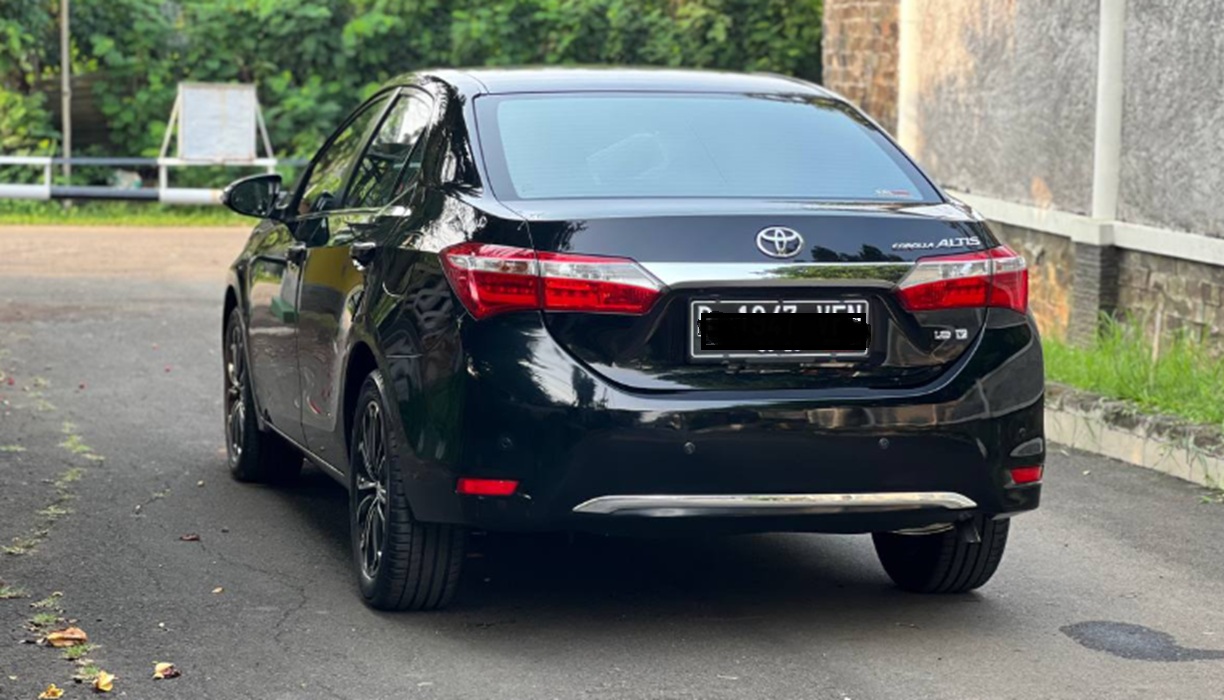 toyota altis, toyota corolla altis, altis bekas, corolla 1.8, mobil bekas corolla altis, Toyota Corolla Altis 2015, Sedan Mewah Harga Cukup Terjangkau